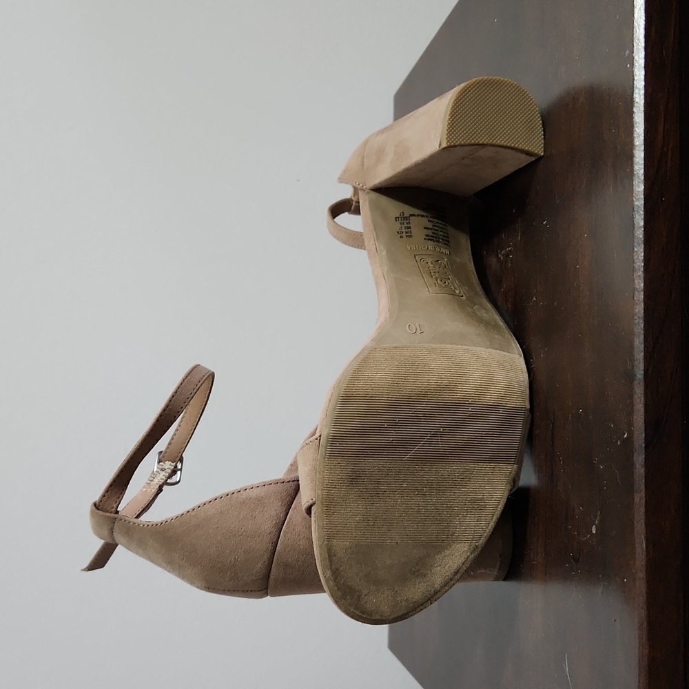 Shoes - Picture 4 of 4